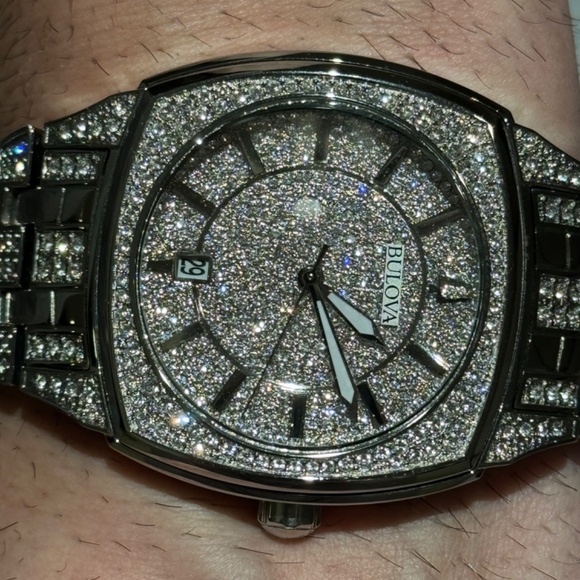 Men’s Bulova Crystal Watch - Picture 5 of 5
